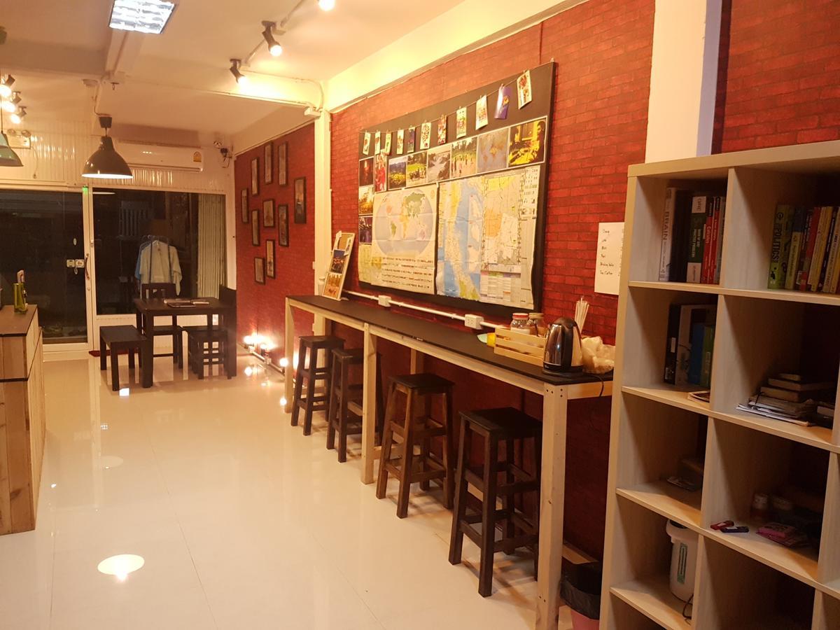 Mana Hostel Бангкок Экстерьер фото