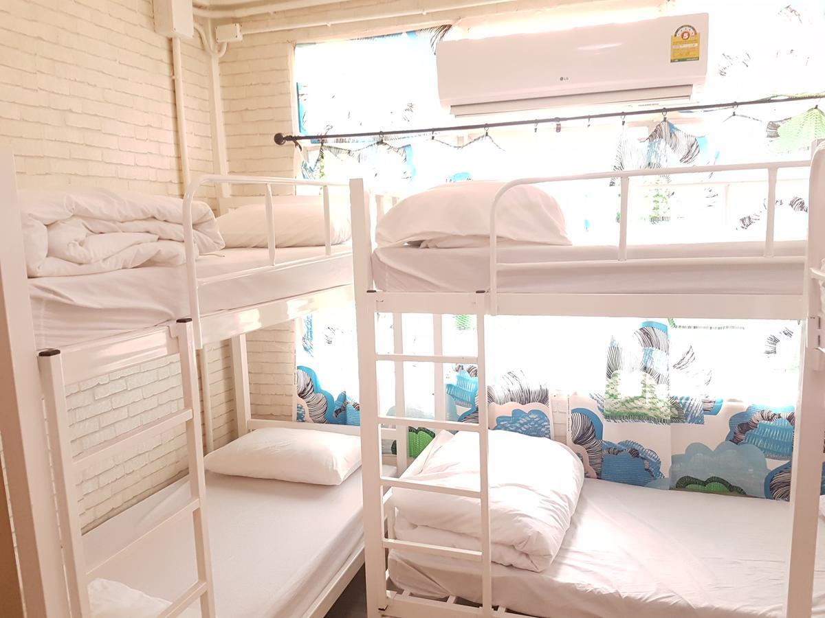 Mana Hostel Бангкок Экстерьер фото