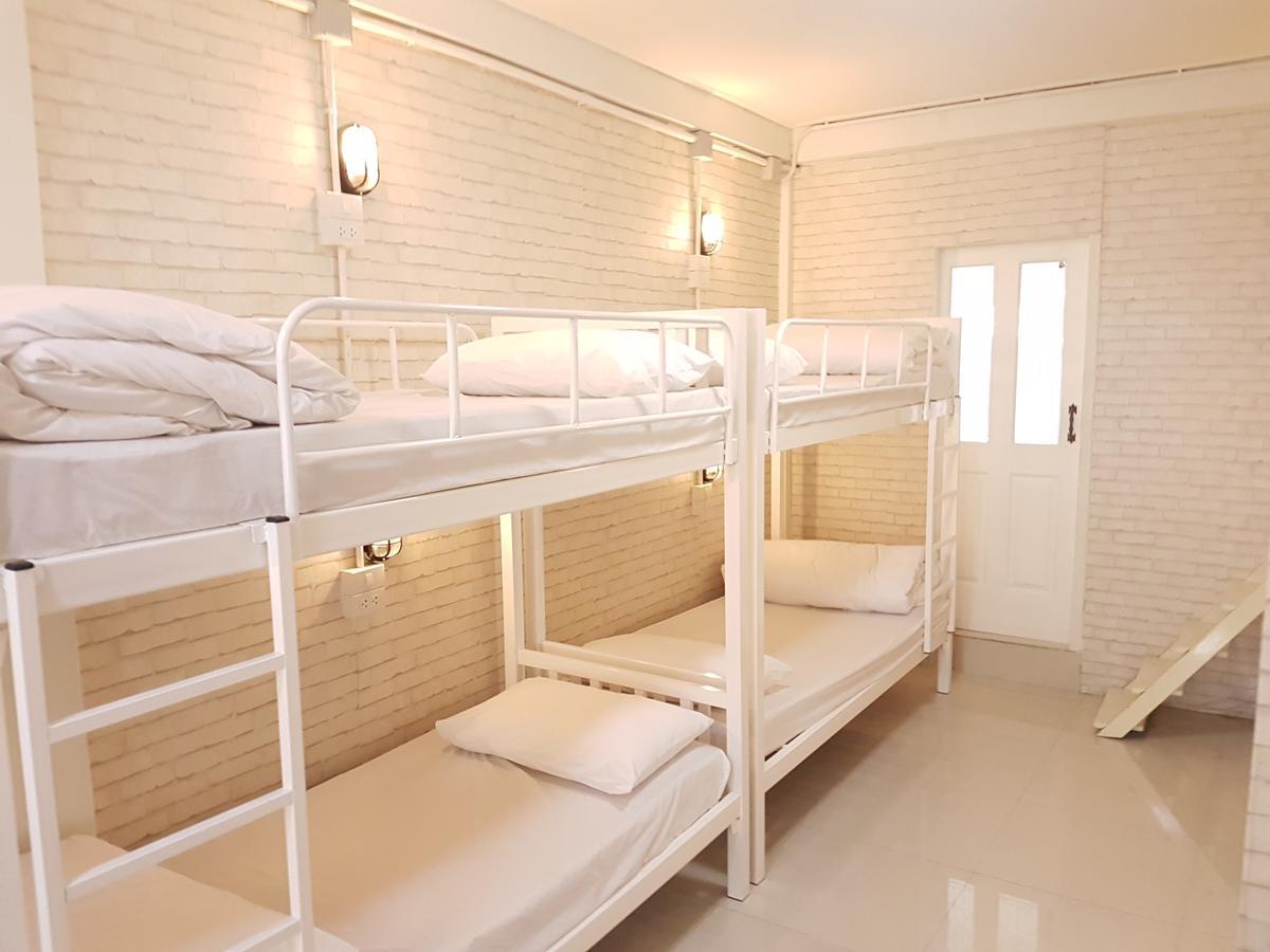 Mana Hostel Бангкок Экстерьер фото