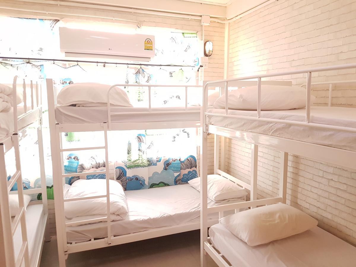 Mana Hostel Бангкок Экстерьер фото