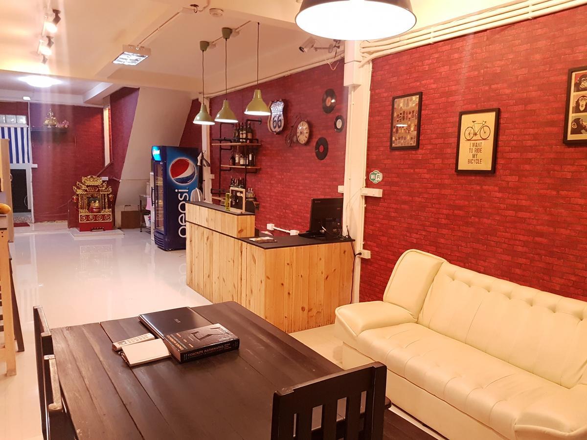 Mana Hostel Бангкок Экстерьер фото
