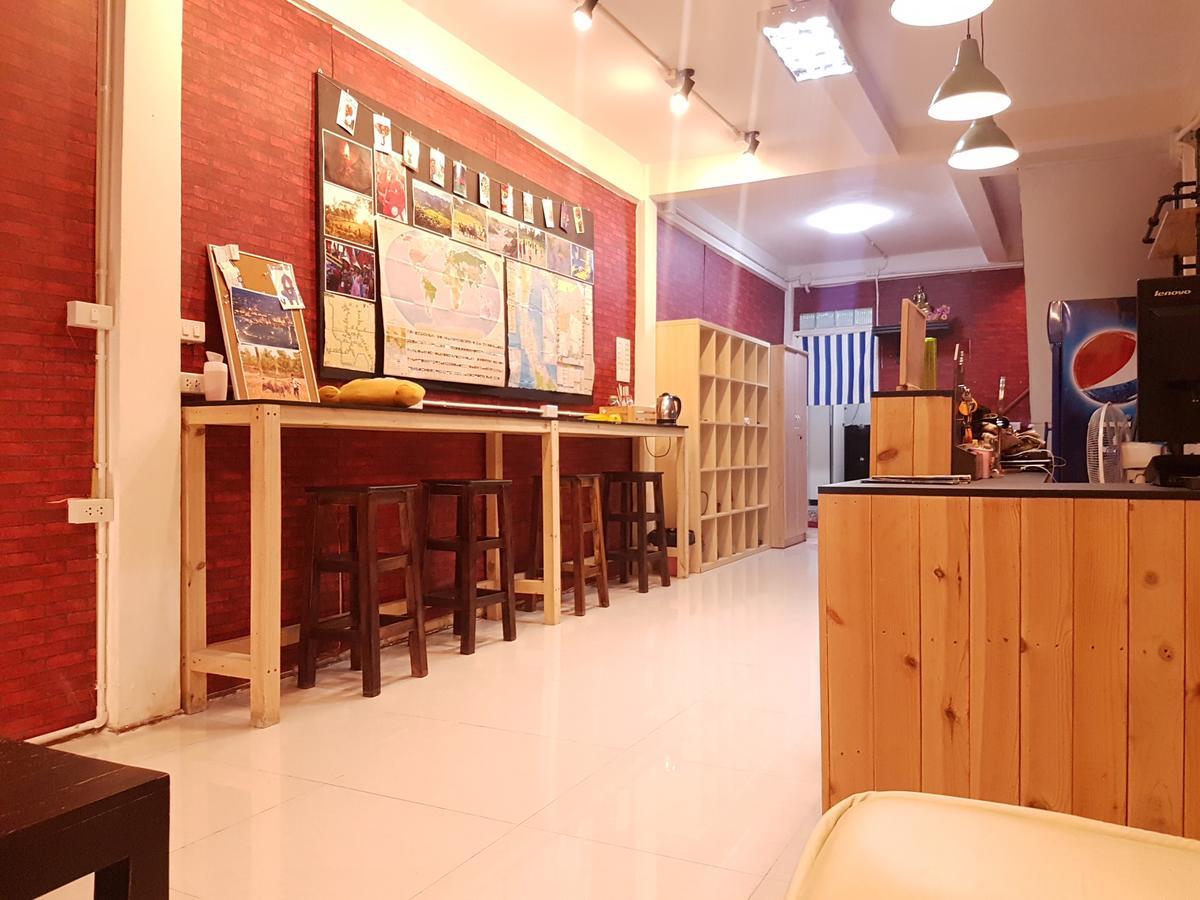 Mana Hostel Бангкок Экстерьер фото