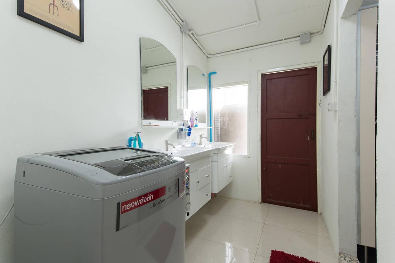 Mana Hostel Бангкок Экстерьер фото